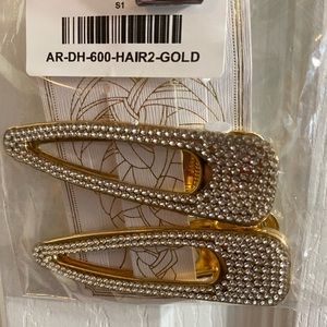 Moving Sale - Four Hair clips (gold) Large